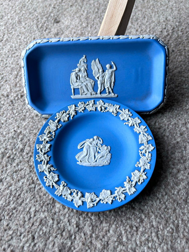 Wedgwood blue white - blue,