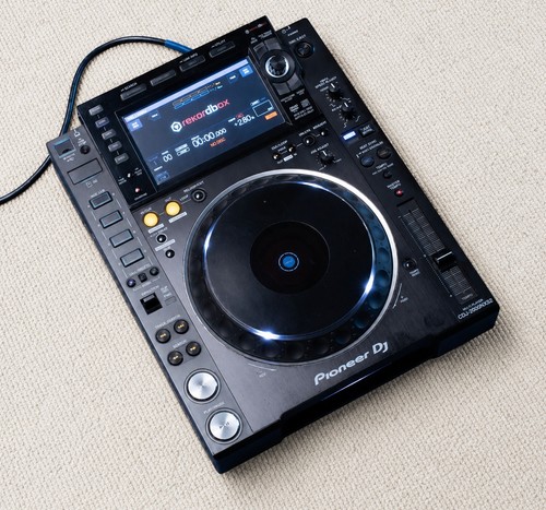 Pioneer cdj 2000nxs2 - pro, dj