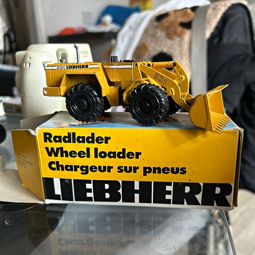 Liebherr 531 radlader wheel - liebherr,