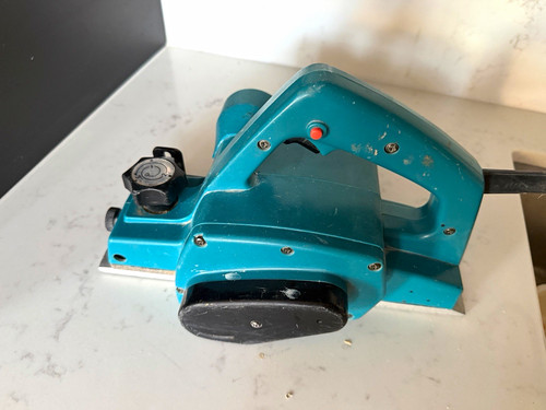 Makita 1923h 850w 240v 82mm - makita,