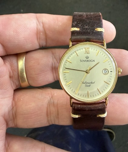 Quartz movement 9ct yellow - 9ct,