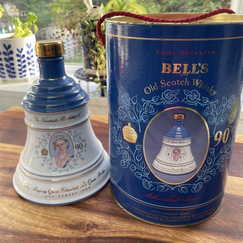 Bell scotch whisky - bell's, queen