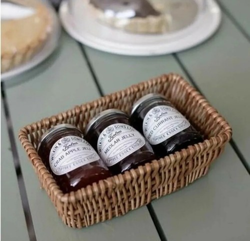 Empty wicker gift hamper - empty,