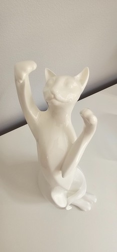Royal doulton cat figurine - doulton,