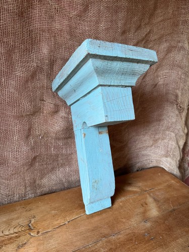 Antique style wooden - style, corbel