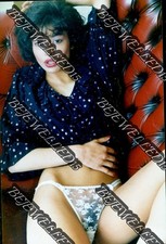 11x Glamour Photos.Gorgeous Sexy Pin Up Model On Red Leather Sofa