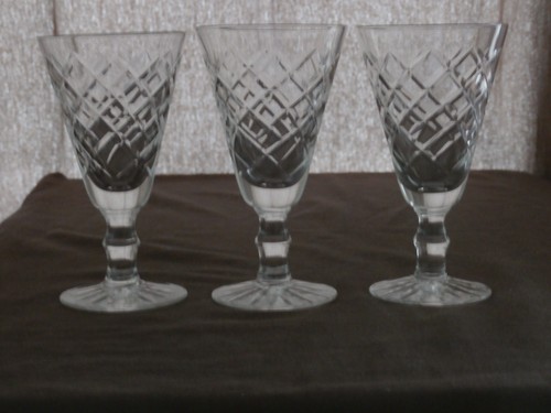 Lovely cut crystal - crystal, footed