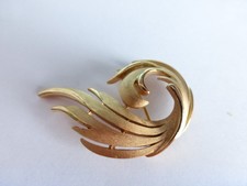 UNISEX VINTAGE  TRIFARI CROWN