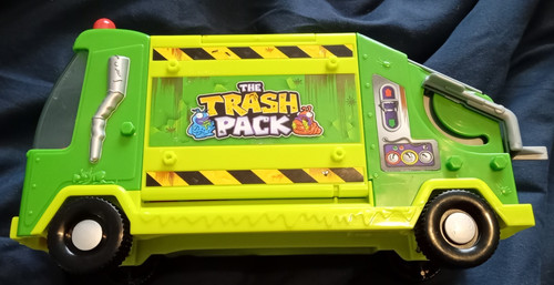 The trash pack - garbage, truck