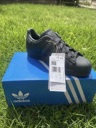 Adidas originals model - model,