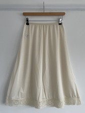VINTAGE - M&S - CREAM LACE