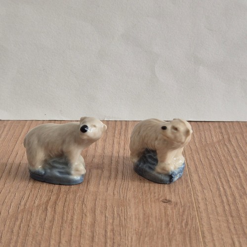 Wade miniature figure - 10,