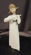 Girl with the guitar lladro - the,