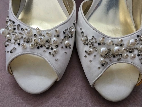 Monsoon peep toe - ivory, beads