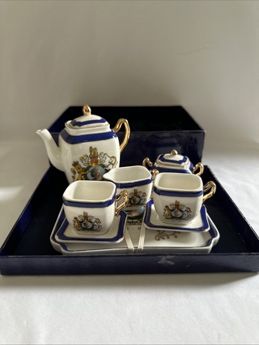 Queen elizabeth golden - queen,