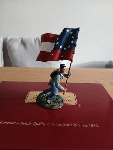 Britain acw flag bearer - w.britain,