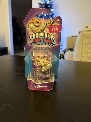 Skylanders trap team - trap, figures