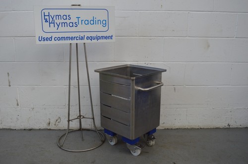 Tote bin compactor - , on