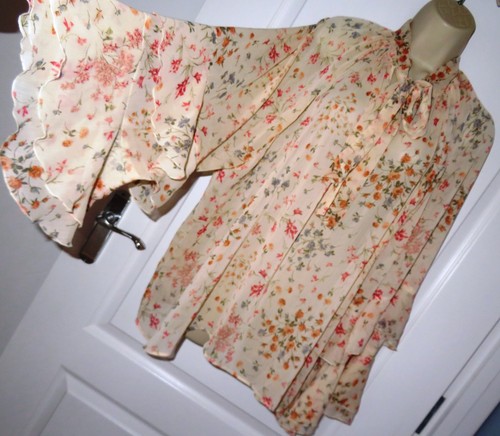 Bnwt cream floral pussybow - floral,