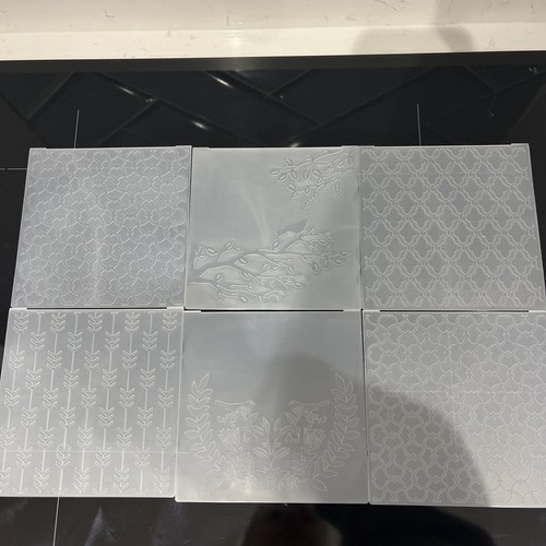 Bird lattice embossing - bird/,