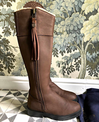 Fairfax favor regina boots - &,