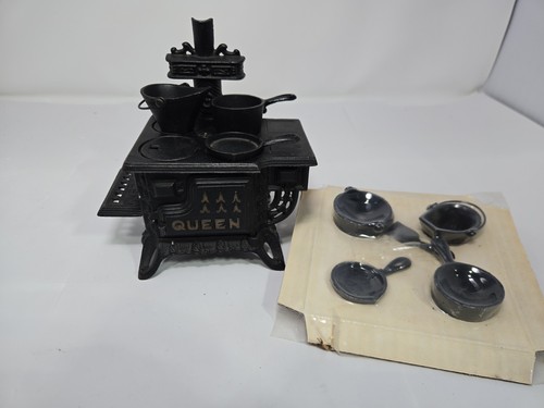 Vintage queen mini cast - vintage,
