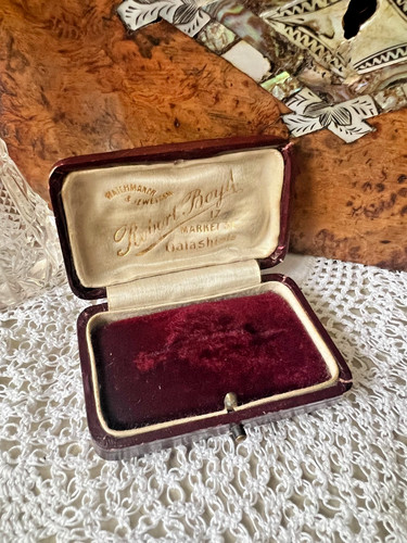 Antique victorian burgundy - antique,