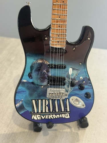 Nirvana miniature guitar - guitar, 10