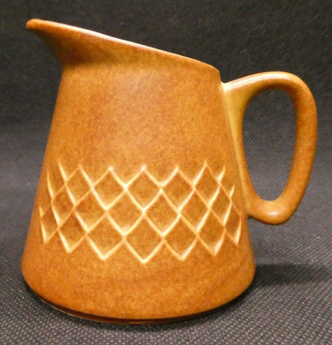 Nefertiti stoneware diana - by,