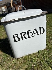 Retro Farmhouse Enamel Bread