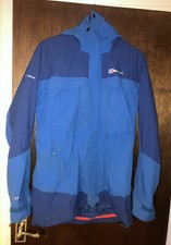 Berghaus Mera Peak 5 Large Blue Mens Waterproof Jacket Excellent Condition.