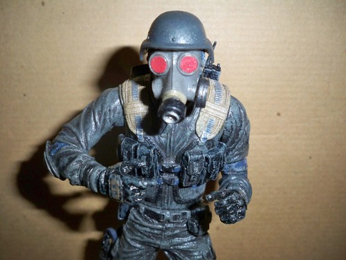 Resident evil hunk figure - resident,