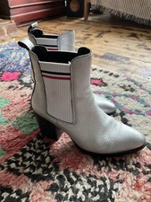 Tommy Hilfiger Shiny Mid Heel Chelsea Boots