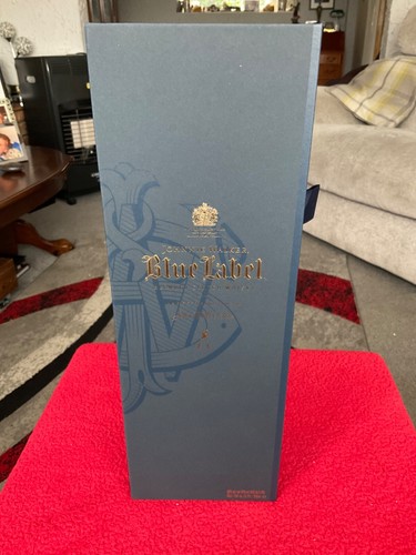 Johnnie walker blue - johnnie, label