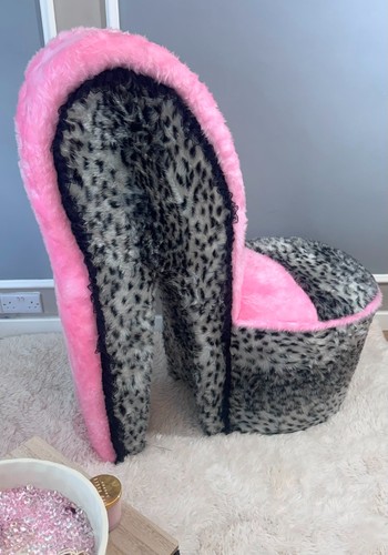 Luxury snow cheetah - snow, baby
