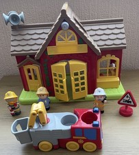ELC Happyland Fire Station with sounds figures & fire engine