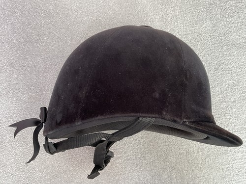Black velvet riding hat size - riding,