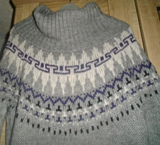 M&S ALPACA/WOOL/MIX GREY/PURPLE PRINT  CHUNKY JUMPER, BIG COLLAR, 31''LONG, 12