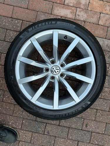 Genuine volkswagen passat - 1,