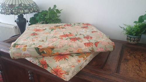 Set large cushions with - of,