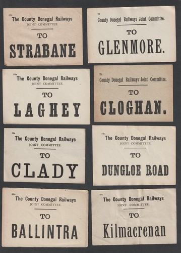 Eight old luggage - old, all