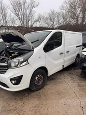 Vauxhall Vivaro Trafic 2015