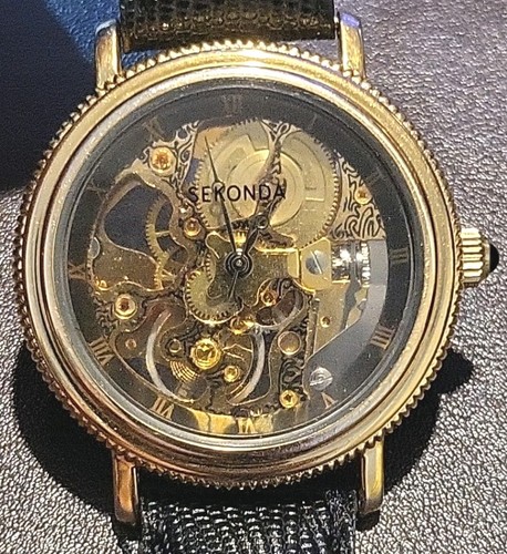Sekonda manual winding watch - sekonda,