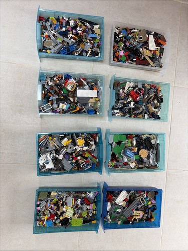 Massive lego bundle - massive,