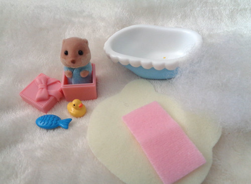 Sylvanian families baby party - families,