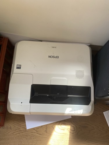 Epson 700u 4000 - eb-700u, lumens