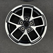 SINGLE 17 INCH WHEEL JEEP