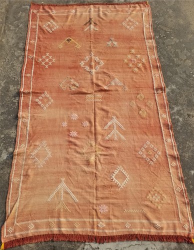 Distressed vintage traditional - distressed,