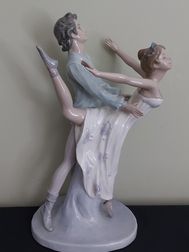 Nao lladro 0400 dancing on - nao,