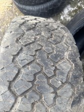 1x Tyre Tread 255 65 16